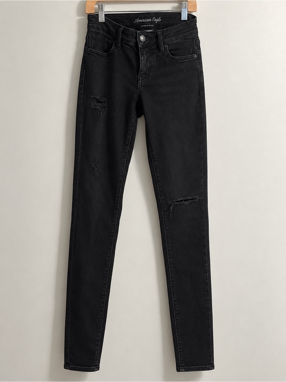 American Eagle super stretch Black Denim -destroyed